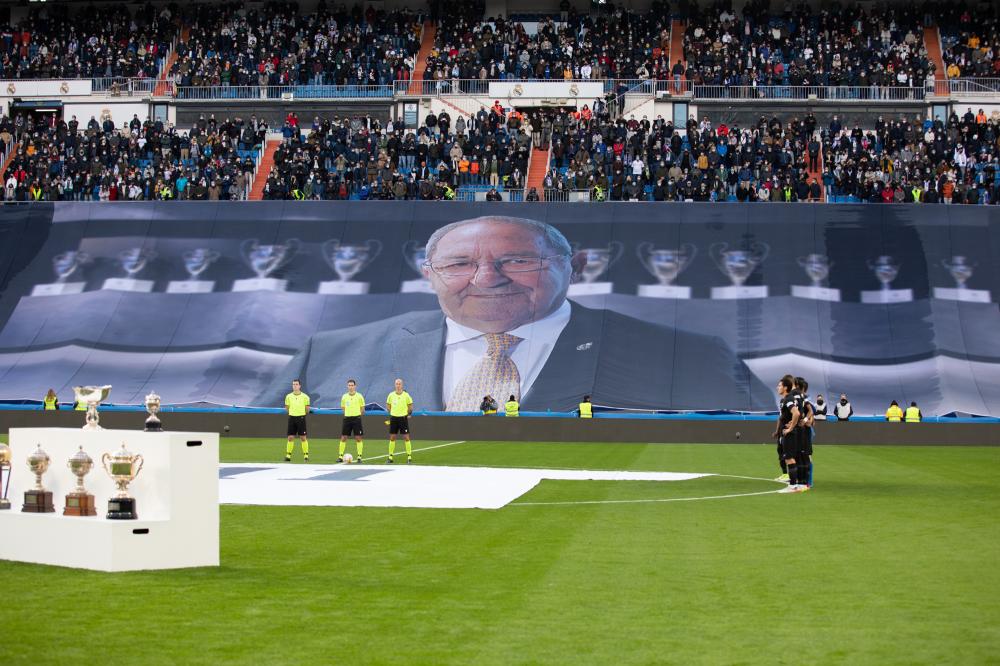 Madrid, LaLiga 2021/2022, Real Madrid CF-Elche CF, giocata allo stadio Santiago Bernabeu, nella foto: Homenaje Paco Gento