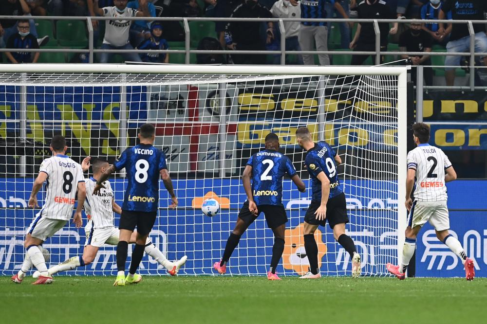 Db Milano 25/09/2021 - campionato di calcio serie A / Inter-Atalanta / foto Daniele Buffa/Image Sport
nella foto: gol Edin Dzeko