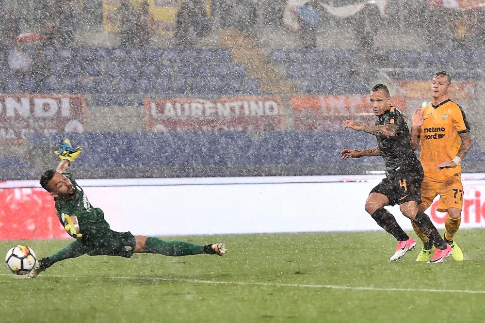 As Roma 16/09/2017 - campionato di calcio serie A / Roma-Hellas Verona / foto Antonello Sammarco/Image Sport
nella foto: gol Radja Nainggolan