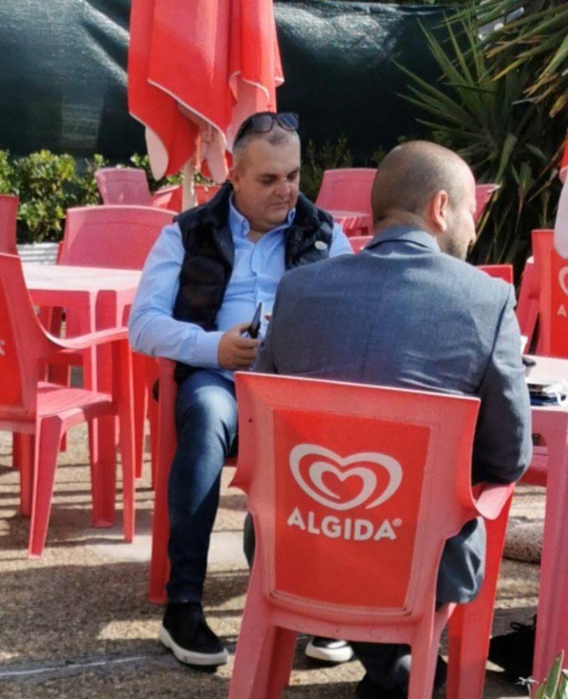 alt=