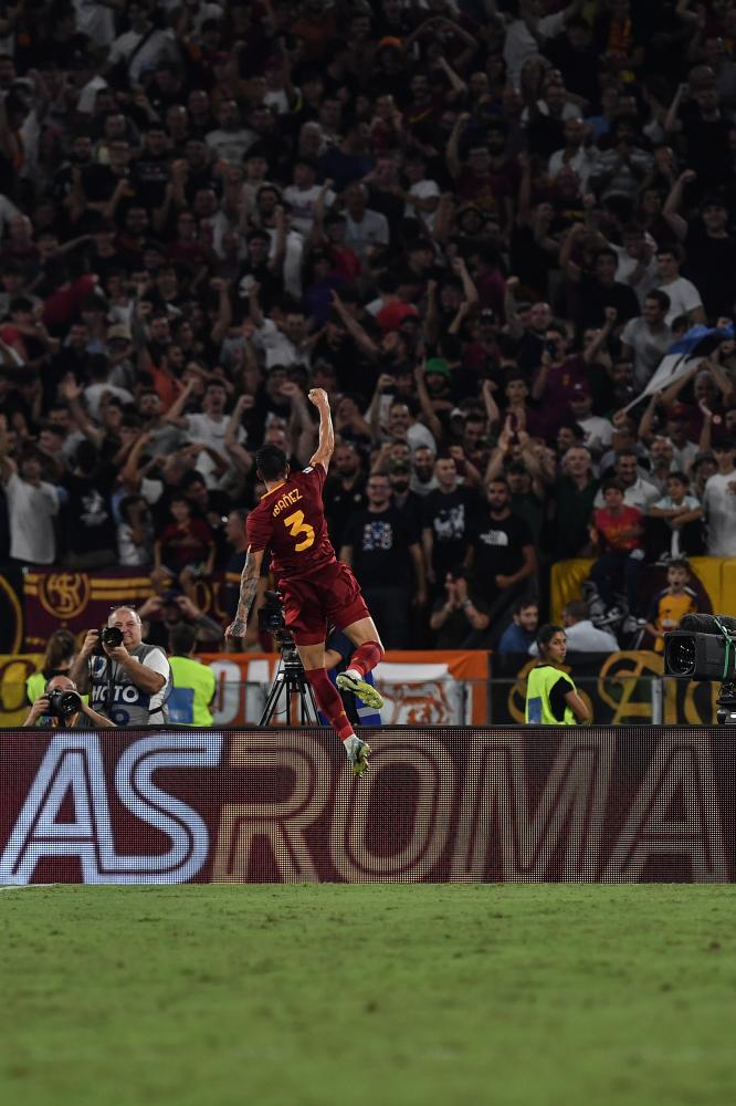 As Roma 30/08/2022 - campionato di calcio serie A / Roma-Monza / foto Antonello Sammarco/Image Sport
nella foto: esultanza gol Roger Ibanez
