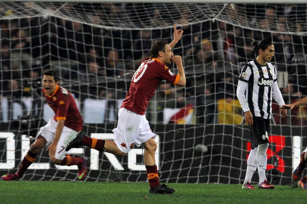 Mi Roma 16/02/2013 - campionato di calcio serie A / Roma-Juventus
nella foto: esultanza gol Francesco Totti