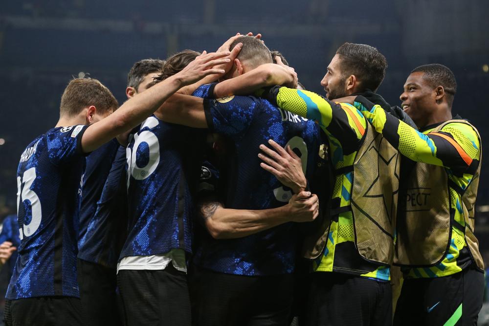 Milano 24/11/2021 - Champions League / Inter-Shakhtar Donetsk / foto Image Sport
nella foto: esultanza gol Edin Dzeko
