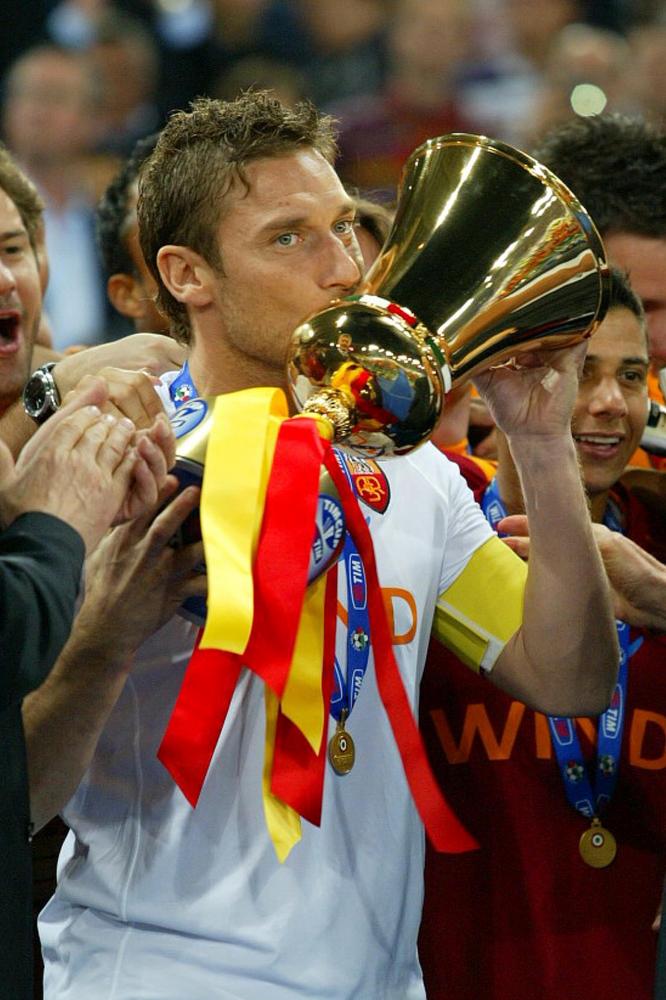 24.05.2008; Roma Stadio Olimpico; Finale Coppa Italia Roma-Inter 2-1 Totti Francesco bacia la coppa 