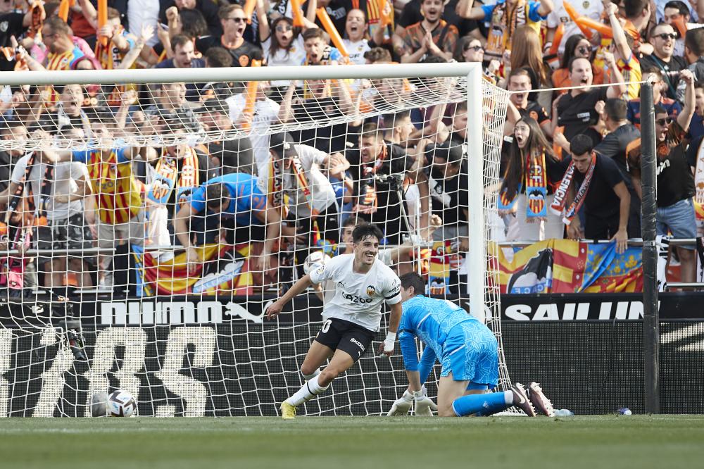 Valencia, LaLiga 2022-2023, Valencia CF-Real Madrid CF, giocata allo stadio di Mestalla. Nella foto: Diego Lopez segna il gol dell’uno a zero del Valencia