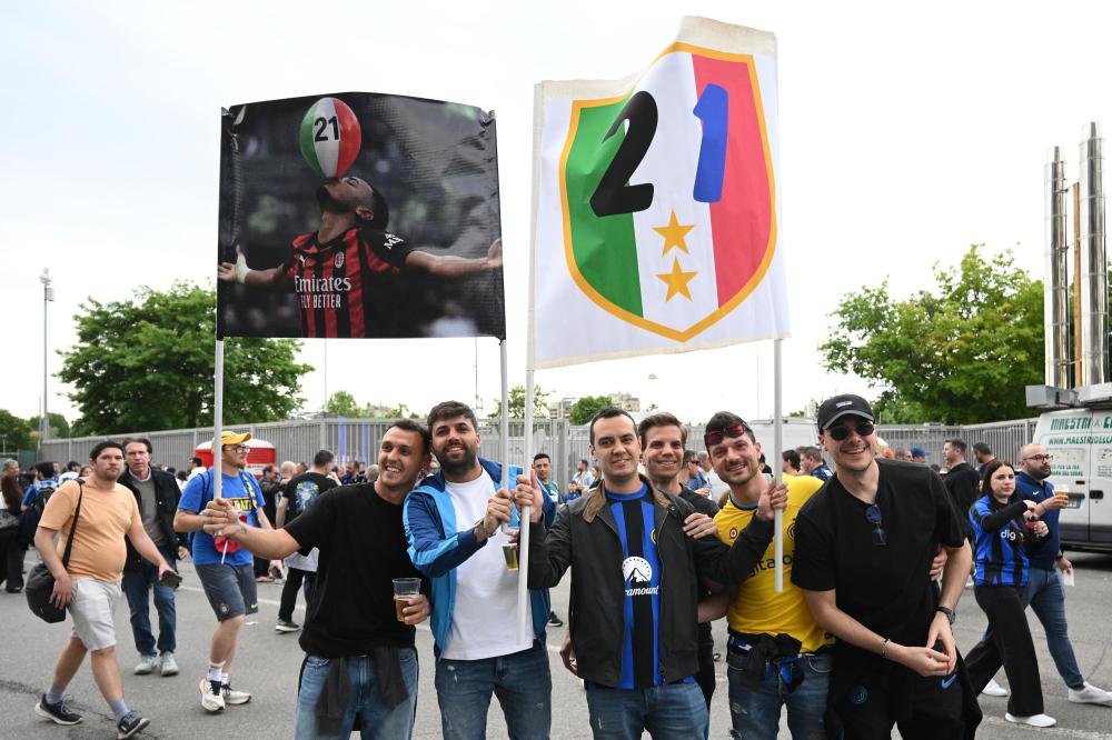 alt=