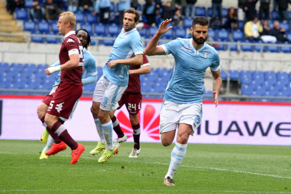 Candreva esulta dopo il gol