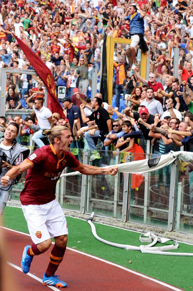 Roma 22/09/2013 - campionato di calcio serie A / Roma-Lazio
nella foto: esultanza gol Federico Balzaretti