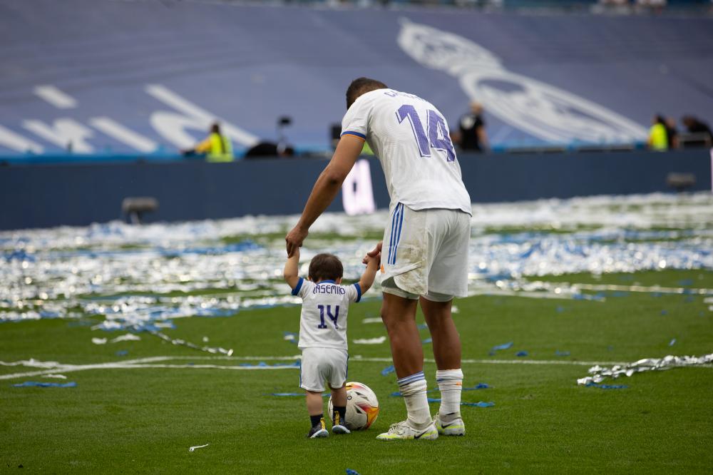 Madrid, LaLiga 21/22, Real Madrid CF-RCD Espanyol, giocata allo stadio Santiago Bernabeu, nella foto: Casemiro y su hijo