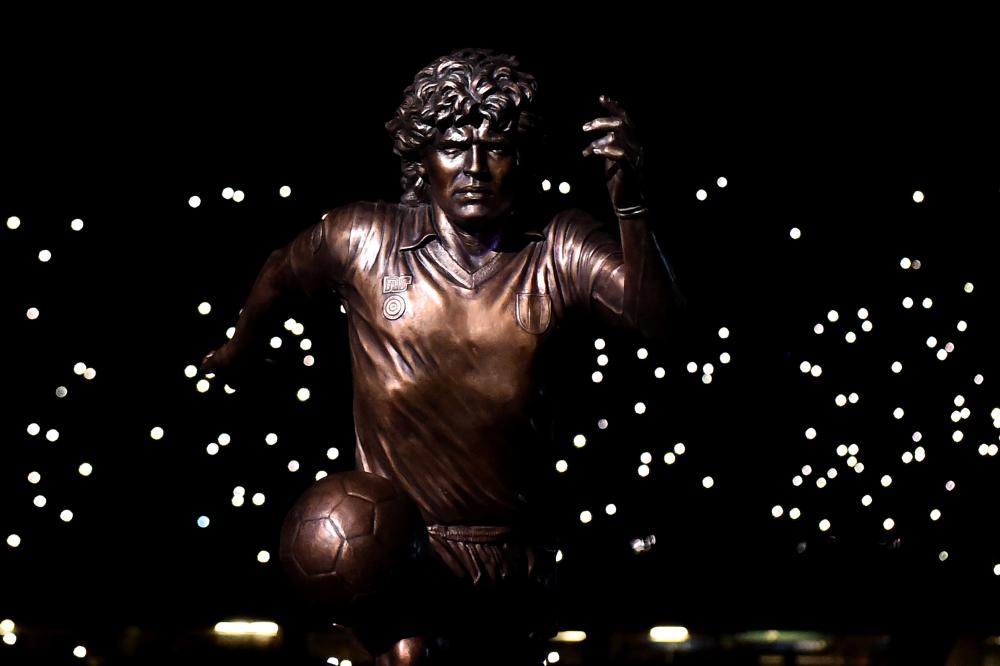 Napoli 28/11/2021 - campionato di calcio serie A / Napoli-Lazio / foto Insidefoto/Image Sport
nella foto: statua Diego Armando Maradona
