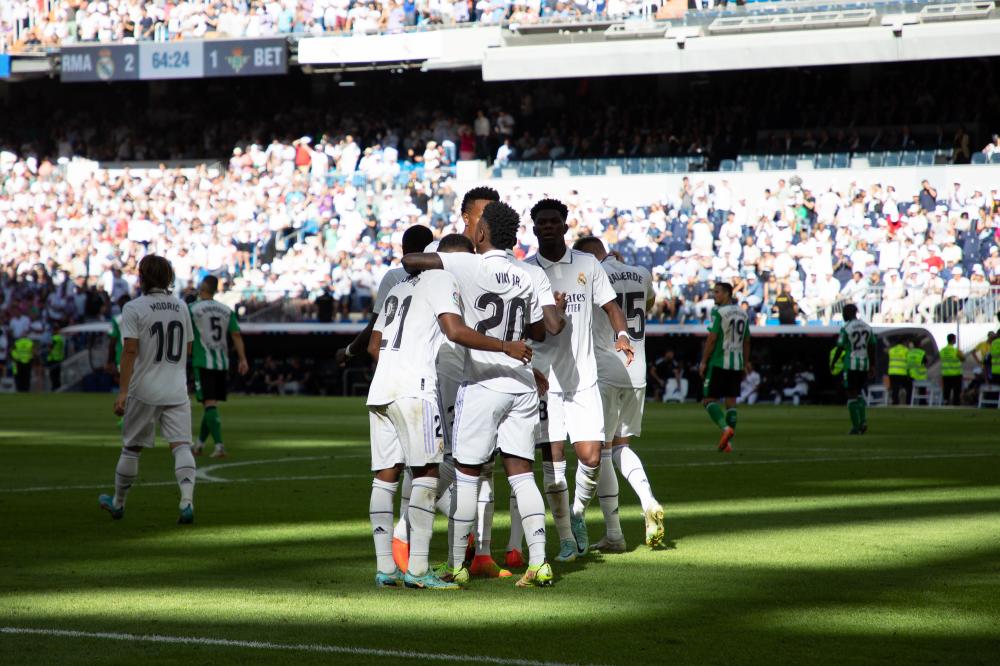 Madrid, LaLiga 2022-2023, Real Madrid CF-Real Betis, giocata allo stadio Santiago Bernabeu. Nella foto: Il Real Madrid festeggia il secondo gol