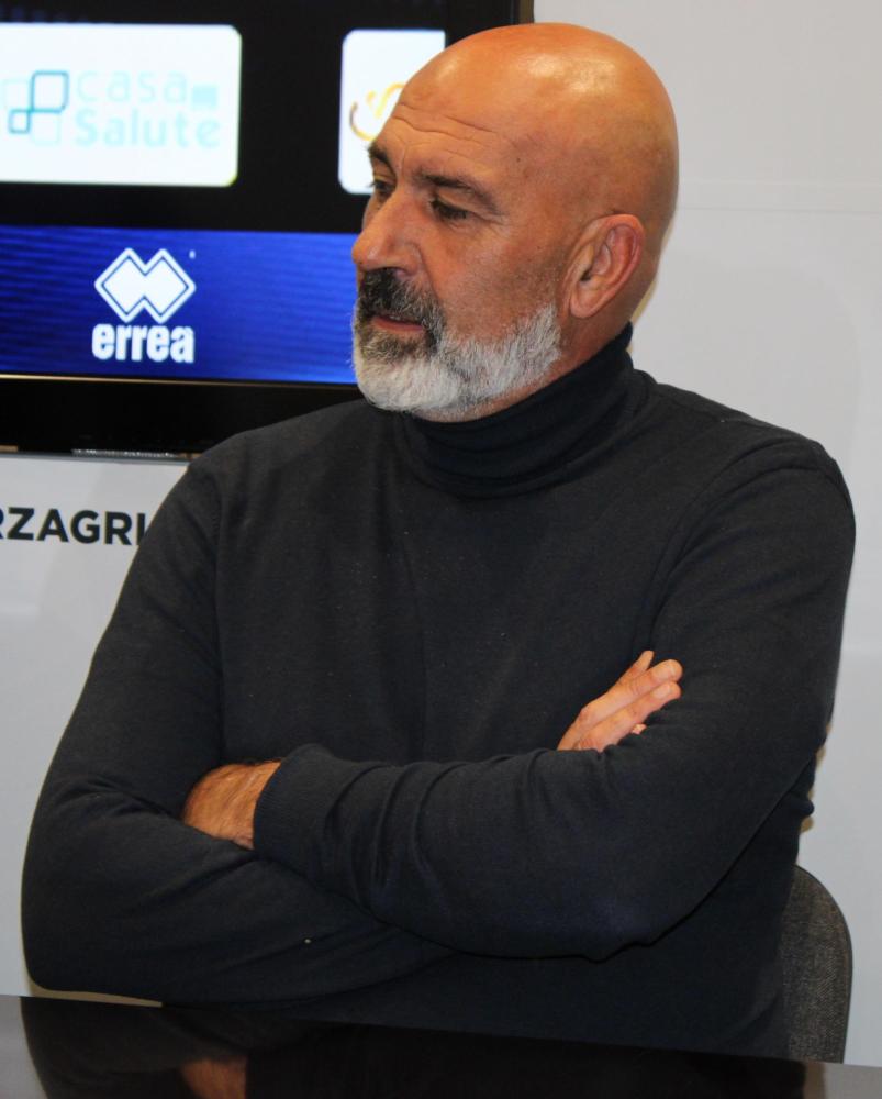 alt=