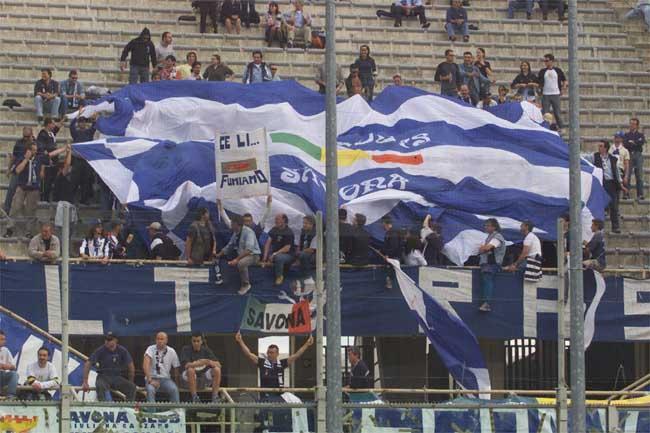 alt=