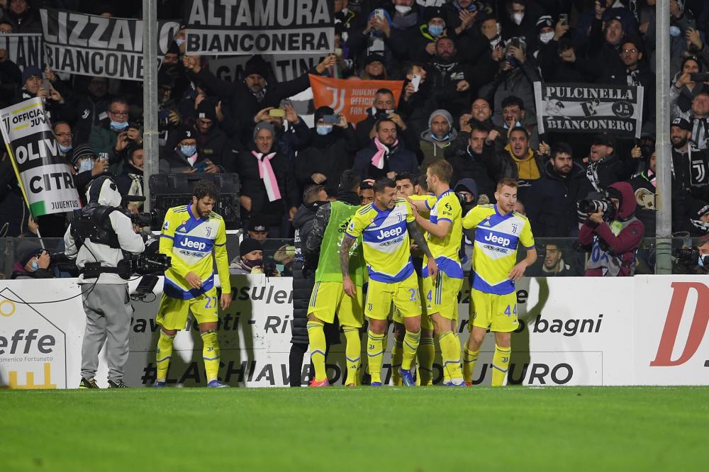 Salerno, Salernitana-Juventus-Campionato Serie A 2021/22
Nella foto: Alvaro Morata (Juventus FC) festeggiato dai compagni