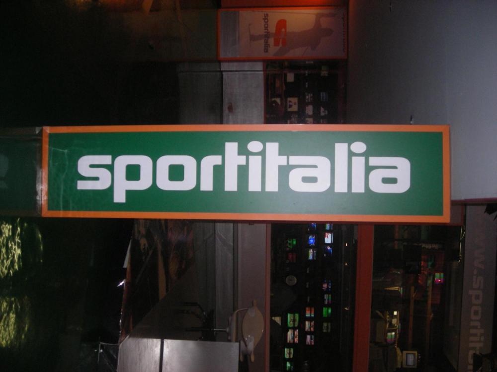 alt=
