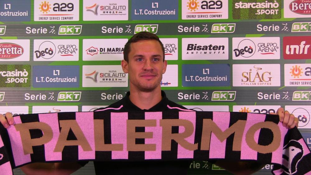 alt=