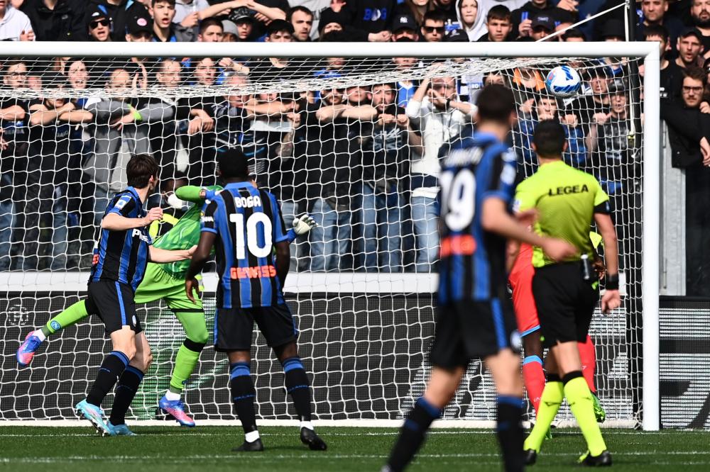 Mg Bergamo 03/04/2022 - campionato calcio serie A / Atalanta-Napoli / foto Matteo Gribaudi/Image Sport
nella foto: gol Marten De Roon