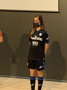 FOTO - Atalanta, presentate le nuove maglie per la stagione 2021/2022 -  TUTTOmercatoWEB.com