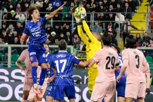 Palermo, Italy, 27 December 2025. Renzo Barbera Stadium, Palermo vs Padova, match valid for the 2025/2026 Serie B championship. In the photo: Jesse Joronen (Palermo FC)