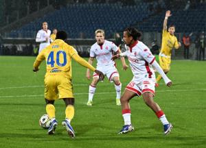 frosinone-bari
seydou fini, mehdi dorval, matthias braunoder 