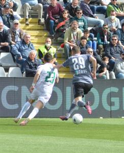 Alessandria, Serie B, 2021/2022, Alessandria-Pordenone 2-0, giocata allo stadio Giuseppe Moccagatta, nella foto Emanuele Torrasi contrastato da Simone Palombi
