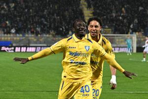 Frosinone-Bari
seydou fini, anthony oyono
