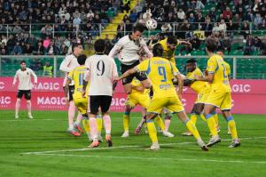 Palermo, Italy, 1 November 2025. Renzo Barbera Stadium, Palermo vs Pescara, match valid for the 2025/2026 Serie B championship. In the photo: Patryk Peda (Palermo FC) Palermo vs Pescara