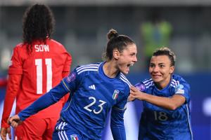 Db Parma 05/12/2023 - Nations League femminile / Italia-Svizzera / foto Daniele Buffa/Image Sport
nella foto: esultanza gol Cecilia Salvai