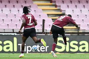 Salerno, 04.05.2025 - Salernitana - Mantova / Campionato Serie B 2024-25 / foto Nicola Ianuale
Nella foto: Simy Nwankwo realizza il secondo gol della Salernitana