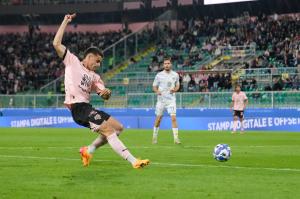 Palermo, Serie B 2024/2025, Palermo-Carrarese 1-1, Stadio Renzo Barbera /foto Federico Serra/, nella foto: Niccolò Pierozzi