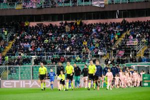 Palermo, Italia, 7 febbraio 2026. Stadio Renzo Barbera, Palermo vs Empoli, match valido per il campionato di Serie B 2025/2026. Nella foto: Ingresso in campo Palermo FC vs Empoli
