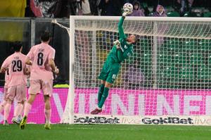 Palermo, Italia, 7 febbraio 2026. Stadio Renzo Barbera, Palermo vs Empoli, match valido per il campionato di Serie B 2025/2026. Nella foto: Jesse Joronen (Palermo FC)