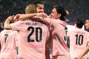 Palermo, Italia, 7 febbraio 2026. Stadio Renzo Barbera, Palermo vs Empoli, match valido per il campionato di Serie B 2025/2026. Nella foto: Esultanza Joel Pohjanpalo (Palermo FC)