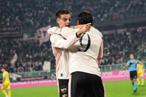 Palermo, Italia, 1 novembre 2025. Stadio Renzo Barbera, Palermo vs Pescara, match valido per il campionato di Serie B 2025/2026. Nella foto: Esultanza Niccolo’ Pierozzi (Palermo FC)