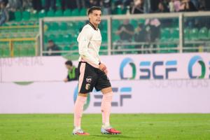 Palermo, Italia, 1 novembre 2025. Stadio Renzo Barbera, Palermo vs Pescara, match valido per il campionato di Serie B 2025/2026. Nella foto: Esultanza Niccolo’ Pierozzi (Palermo FC)