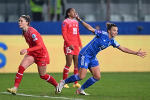 Db Parma 05/12/2023 - Nations League femminile / Italia-Svizzera / foto Daniele Buffa/Image Sport
nella foto: esultanza gol Arianna Caruso
