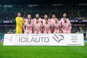 Palermo, Italia, 12 dicembre 2025. Stadio Renzo Barbera, Palermo vs Sampdoria, match valido per il campionato di Serie B 2025/2026. Nella foto: Formazione Palermo