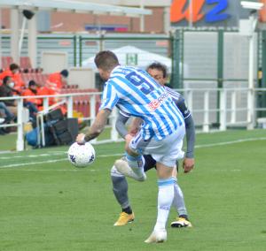 Alessandria, Serie B, 2021/2022, Alessandria-Spal 2-2, giocata allo stadio Giuseppe Moccagatta, nella foto: Raffaele Celia contrastato da  Mattia Mustacchio