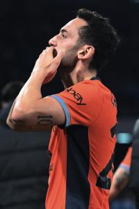 Db Napoli 03/12/2023 - campionato di calcio serie A / Napoli-Inter / foto Daniele Buffa/Image Sport
nella foto: esultanza gol Hakan Calhanoglu