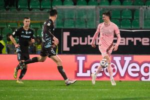Palermo, Italia, 7 febbraio 2026. Stadio Renzo Barbera, Palermo vs Empoli, match valido per il campionato di Serie B 2025/2026. Nella foto: Dennis Johnsen (Palermo FC)