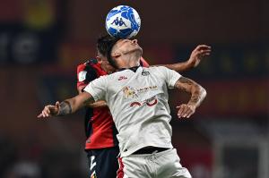 Mg Genova 07/10/2022 - campionato di calcio serie B / Genoa-Cagliari / foto Matteo Gribaudi/Image Sport
nella foto: Filippo Falco-Kevin Strootman