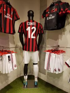 Conti al Milan Megastore