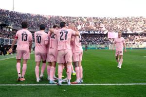 Palermo, Italy, 21 February 2026. Renzo Barbera Stadium, Palermo FC vs FC Sudtirol, match valid for the 2025/2026 Serie B championship. In the photo: Palermo FC celebration after a goal by Pietro Ceccaroni (Palermo FC)