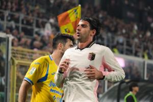 Palermo, Italia, 1 novembre 2025. Stadio Renzo Barbera, Palermo vs Pescara, match valido per il campionato di Serie B 2025/2026. Nella foto: Pietro Ceccaroni (Palermo FC)