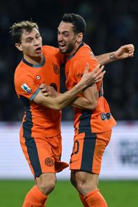 Db Napoli 03/12/2023 - campionato di calcio serie A / Napoli-Inter / foto Daniele Buffa/Image Sport
nella foto: esultanza gol Hakan Calhanoglu