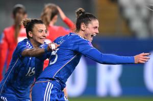 Db Parma 05/12/2023 - Nations League femminile / Italia-Svizzera / foto Daniele Buffa/Image Sport
nella foto: esultanza gol Cecilia Salvai