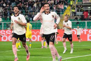 Palermo, Italia, 1 novembre 2025. Stadio Renzo Barbera, Palermo vs Pescara, match valido per il campionato di Serie B 2025/2026. Nella foto: Esultanza Niccolo’ Pierozzi (Palermo FC)