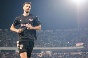 Palermo, Italia, 1 novembre 2025. Stadio Renzo Barbera, Palermo vs Pescara, match valido per il campionato di Serie B 2025/2026. Nella foto: Jeremy Le Douaron (Palermo FC)