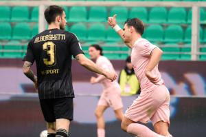 Palermo, Italy, 14 February 2026. Renzo Barbera Stadium, Palermo vs Virtus Entella, match valid for the 2025/2026 Serie B championship. In the photo: Jacopo Segre (Palermo FC) and Mattia Alborghetti (Virtus Entella)