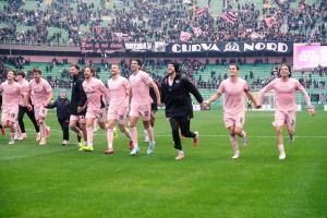 Palermo, Italy, 21 February 2026. Renzo Barbera Stadium, Palermo FC vs FC Sudtirol, match valid for the 2025/2026 Serie B championship. In the photo: Palermo FC final celebration